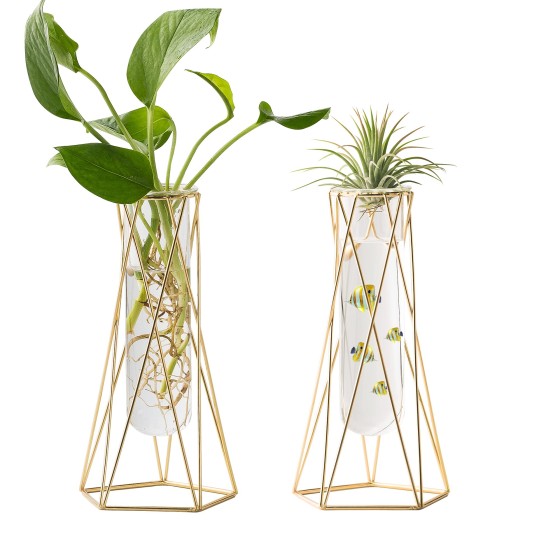 Stylish and versatile gold vase